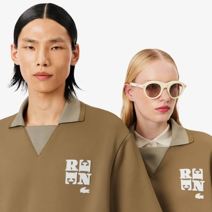 Runway Badge Accent Oversized Satin Polo Tişört